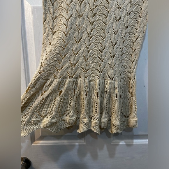 Boston Proper Womens Sz M Peplum Cap Sleeve Top Cream Pointelle Knit Scoop Neck - Picture 4 of 8